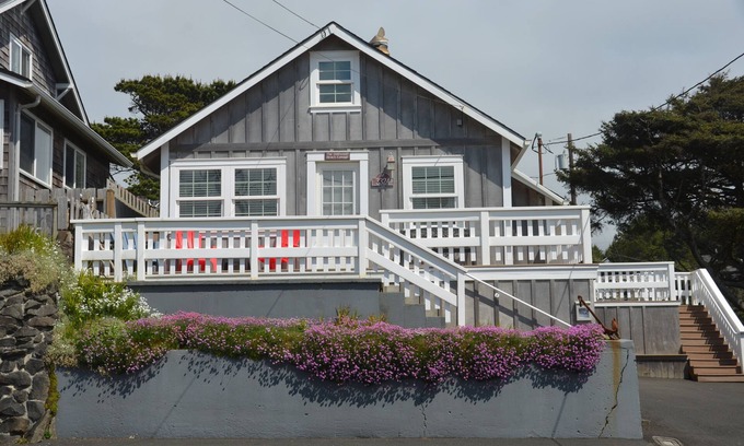 Nelscott Cottage | Charmant chalet confortable avec vue sur l'océan!-Juste étapes à la plage! w / 2 terrasses Lrg et WiFi !!