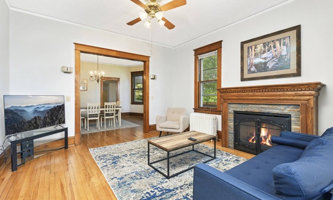 Riverview Maison | Charming craftsman home near downtown St. Paul
