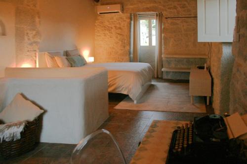 Armamar Appartement | Charming Douro Valley Stone Home