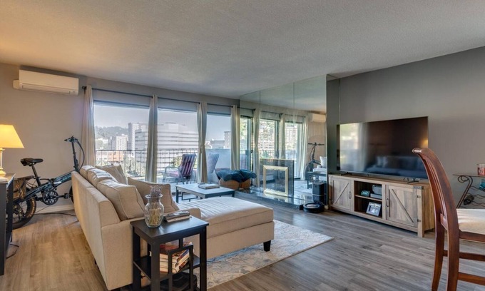 Downtown Portland Copropriété | Charming Downtown Condo with a View