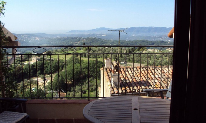 Chateauneuf-Grasse Maison | Duplex de charme avec terrasse et vue panoramique au coeur du village