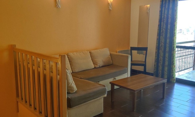 Jausiers Appartement | Duplex 6 pers avec terrasse au Château des Magnans, Jausiers - Piscine, sauna, animaux acceptés