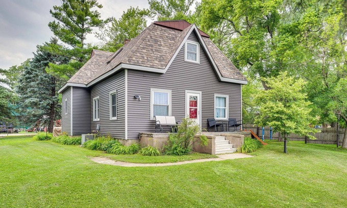 Eagle Grove Maison | Charming Eagle Grove Farmhouse w/ Patio!