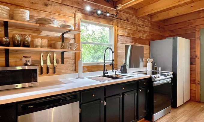 Mount Marion Cabine | Charming Element Cabin. Pet-Friendly!