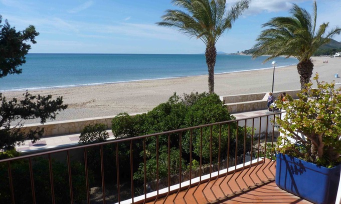 L'Hospitalet de l'Infant Villa | Offre de juillet !! Charmante villa en front de mer avec terrasses ensoleillées