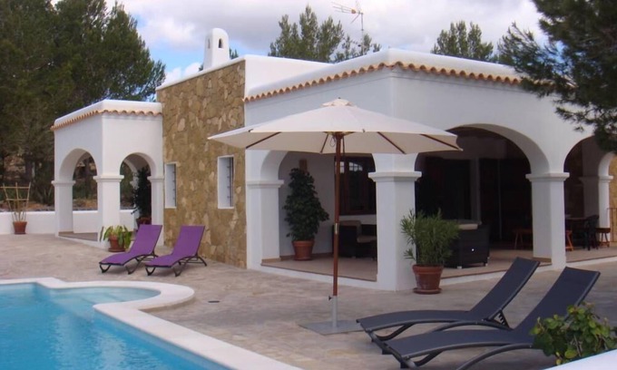 Santa Eulalia del Rio Chalet De Ski | Gîte de charme, environnement rural et naturel "idéal pour les familles"