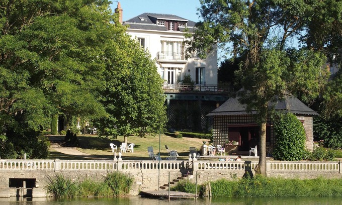 Seiches-sur-le-Loir Maison | Maison de charme familial, grand jardin fleuri, bord du Loir-1h30 Paris (train)