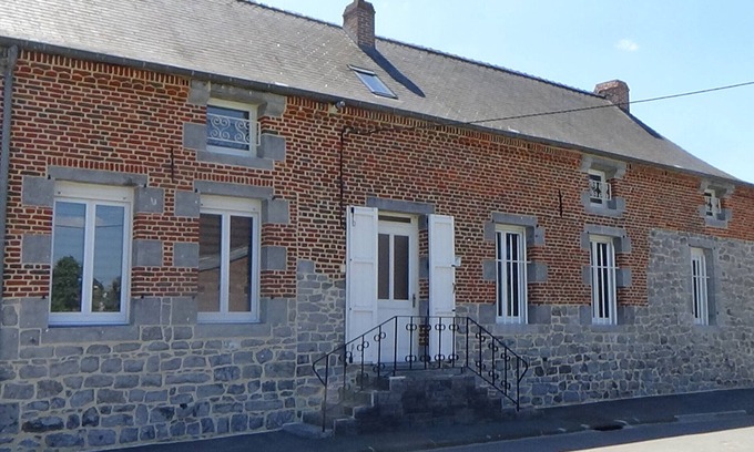 Leval Cottage | Gîte de charme à Leval, 4 chambres, cheminée, cour privative, proche nature et randonnées