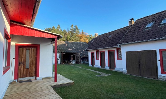 Vlkov Autre | Charming farmhouse with sauna and WiFi in Vlkov