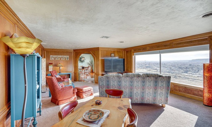 Farmington Maison | Charming Farmington Home ~ 16 Mi to Aztec Ruins!