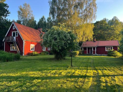 Nykvarn Villa | Charming Forest Retreat, 15 Min from Mariefred