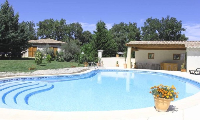 Saint-Marcel-de-Careiret Maison | 3 Gites de charme en campagne entre Provence et Cévennes