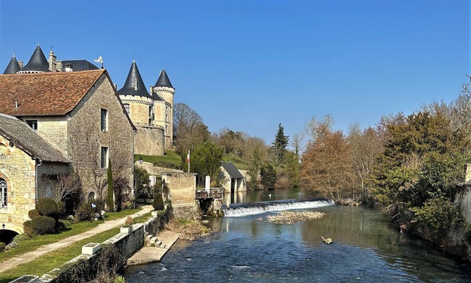 Verteuil-sur-Charente Maison | Charming and cozy cottage by the Charente river