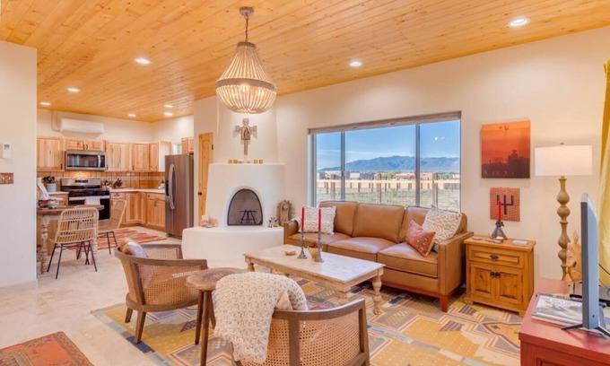 Taos Maison | Charming free standing Casita in Taos, NM