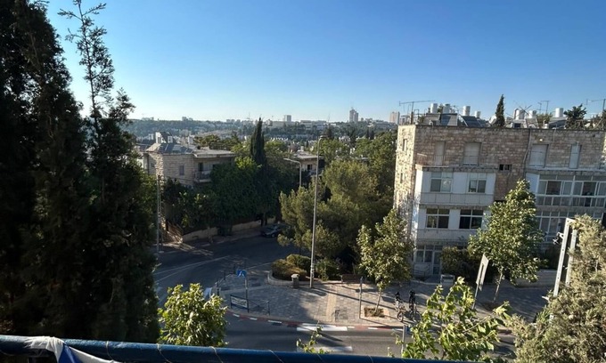 Katamon Appartement | Charming fully equipped 2-bedroom apt in Jerusalem with AC & kosher kitchen