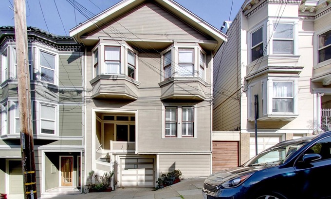 Eureka Valley Maison | Charming, Fully Updated 1-Bedroom in the Castro with Private Deck & City Views