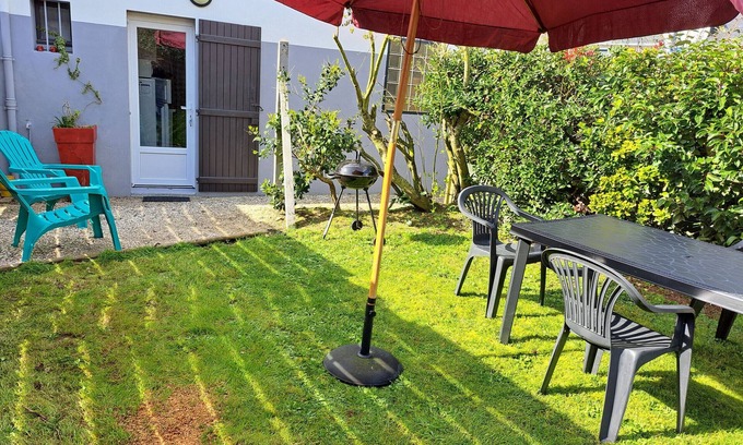 Saint-Lyphard Cottage | Gîte rénové avec jardin privé, proche de la Baule et Guérande, idéal pour 4 personnes.