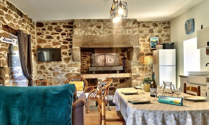 Plouguin Cottage | Charmant Le gîte " Le moulin" 4 à 5 personnes