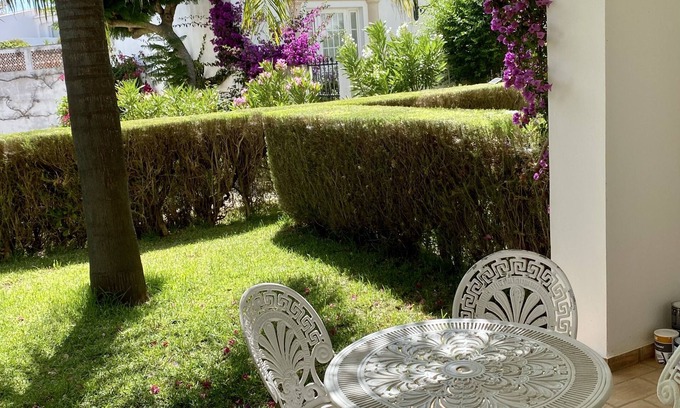 Praia da Luz Appartement | Charming garden apartment with generous verandah, 3 minutes walk from beach.