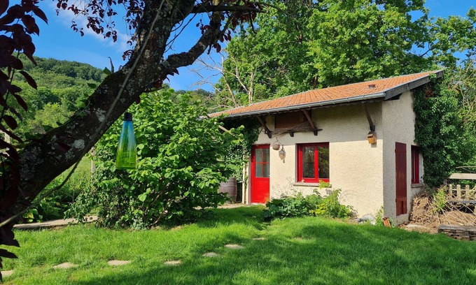 Lagney Cottage | Petit nid cosy entre vignes et forêt, tout inclus avec terrasse privative
