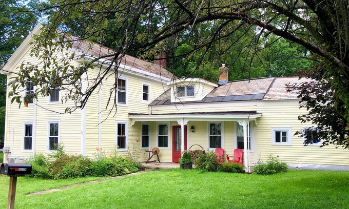 Wallingford Maison | Charming getaway cottage by the Green Mountains/Killington/Okemo in Vermont!