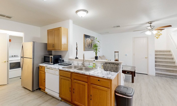 Dittmar Crossing Maison | Charming getaway with sunny patio & enclosed yard - near downtown - dog-friendly