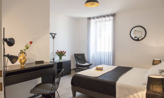 Fumel Cottage | CHARMING GITE 4****, JACUZZI, sheets, bicycles, baby equipment provided