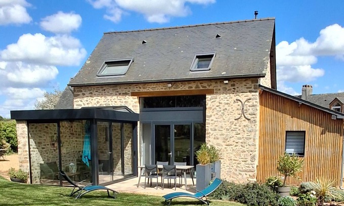 Alexain Cottage | Gîte de charme avec étang privé et pêche, jardin, BBQ, fibre, 2 chambres - Alexain