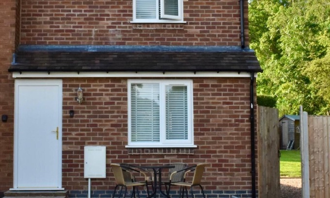 Earlswood Maison | Charming Guest House!