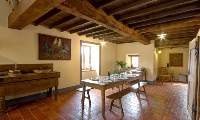 Saint-Just-la-Pendue Cottage | Gîte de charme avec spa, sauna et jardin pour 12 personnes