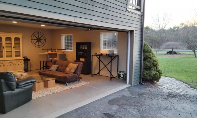 Leeds Maison | Charming Hideaway Catskill Mountains - Pool/Hottub