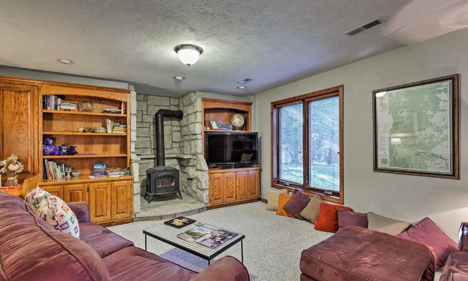 Manhattan Appartement | Charming Hideaway with Patio 3 Mi to Kansas State!