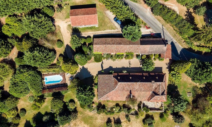 Lembras Maison | Charming historic barn with pool
