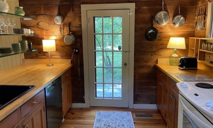 Old Chatham Maison | Charming historic home surrounded by woods in Old Chatham