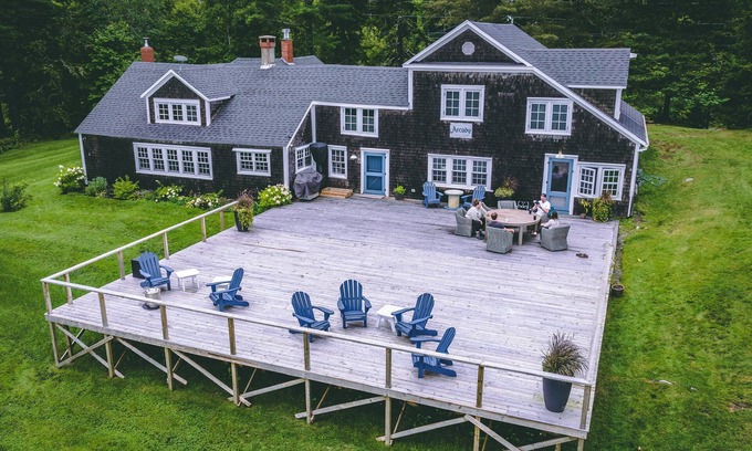 Saint Patrick Cottage | Charming Historic Ocean Front Cottage on the Bay of Fundy