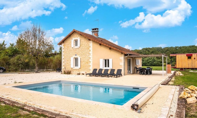 Hautefort Maison | Charmante maison de vacances avec piscine privée