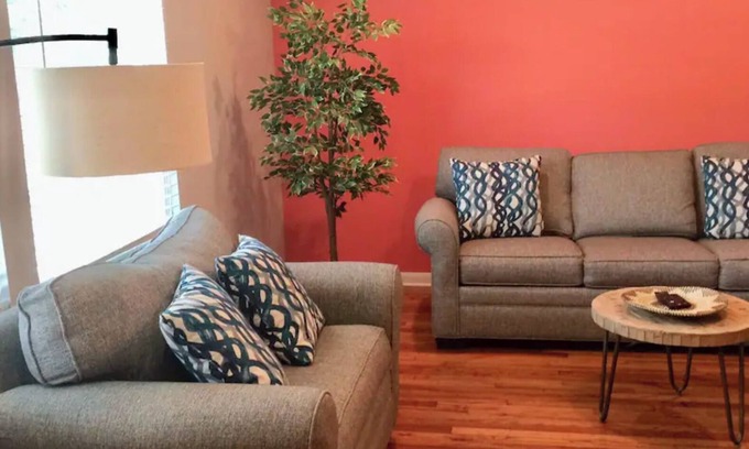 Riverside Terrace Maison | Charming Home | 2Br 2Ba | Med Center | Downtown