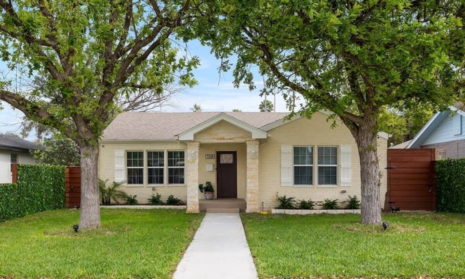 McAllen Maison | Charming Home In Downtown McAllen