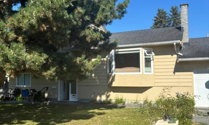 Richmond Maison | Charming Home in Quiet, Convenient Neighbourhood-4 BR 2 Bath House