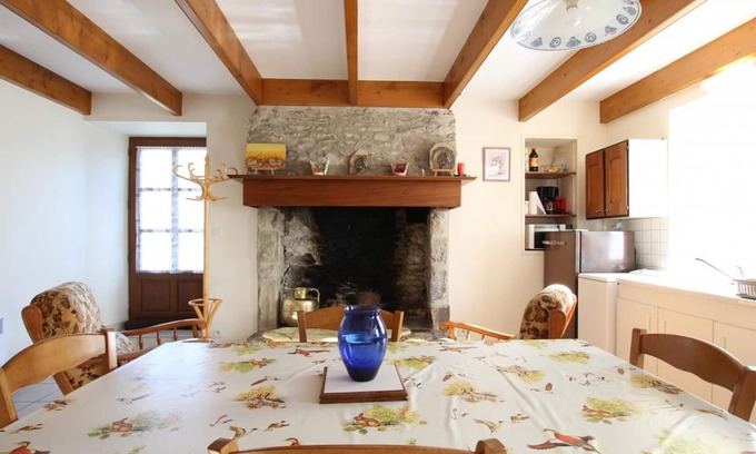 Annoville Cottage | Maison Charmante avec Jardin Proche Plages - 2 Ch, Séjour, Animaux Acceptés