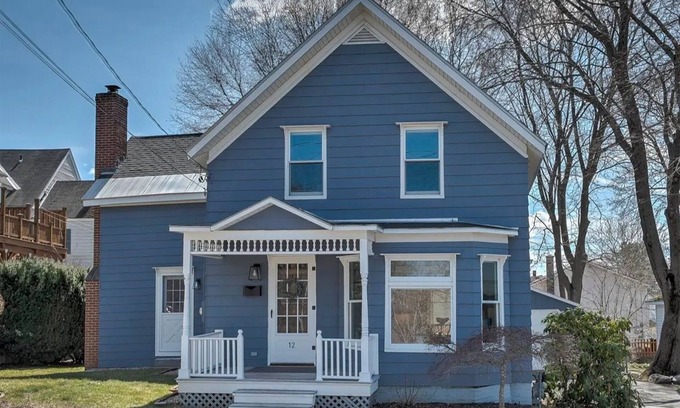 Keene Maison | Charming Home Walk to Downtown!
