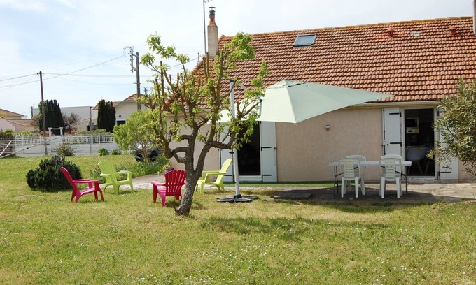 Port District Maison | Charmante maison avec jardin à 10 min à pied de la plage et des commerces !