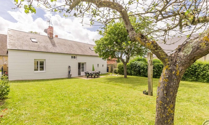 Muneville-sur-Mer Cottage | Maison de charme rénovée avec jardin clos, proche des plages, idéale pour familles, 2 chambres