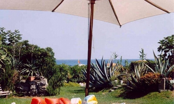 Seccheto Maison | Charmante maisonnette en face de plage, gd jardin méditerranéen, animaux admis