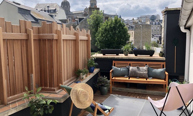 Granville Maison | Maison de charme avec terrasse, plein centre, 300 m plage, proximité gare