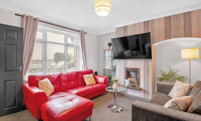 Smethwick Maison | Charming house close to city centre with 6 beds, 2 baths,free parking,EV charger