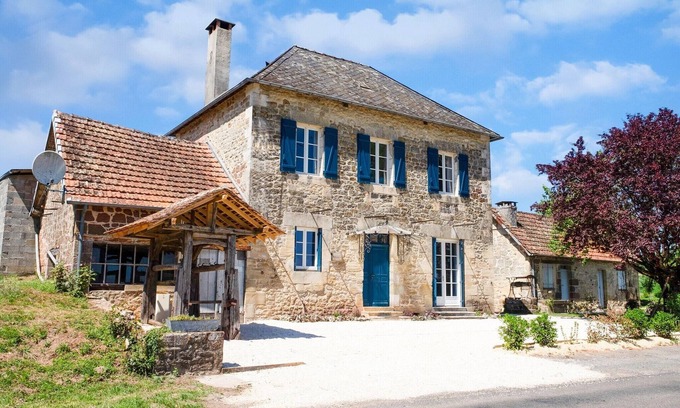 Coubjours Maison | Maison de charme avec piscine à Coubjours, Périgord noir