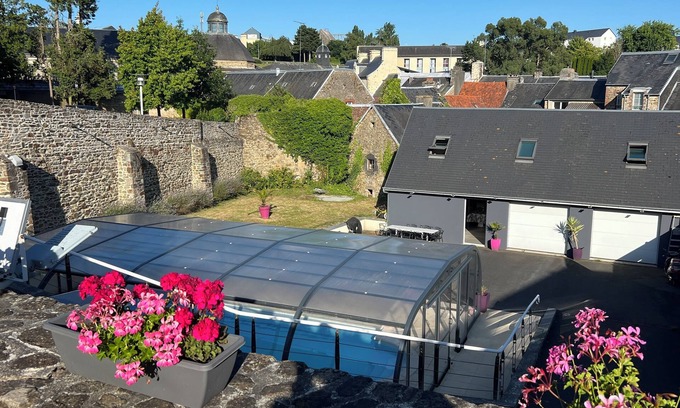Coutances Maison | Charmante maison à Coutances avec Piscine chauffée jusqu'a 8 coucharges