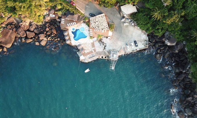 Sao Pedro Maison | Charming house in gated community with ocean view