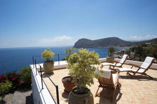 Canneto Maison | Charming House in Lipari with Sea View